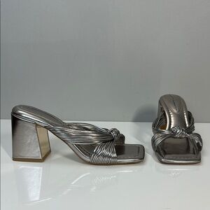 White House Black Market Knotted Strappy Heel Sandal Size 7